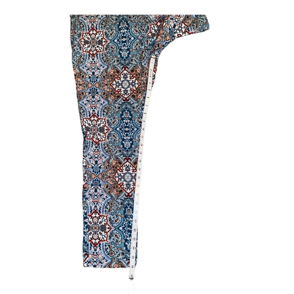 Chico’s So Slimming Brigitte Medallion Ankle Pants Pull On Size 10R Chico’s 10R - Picture 7 of 13